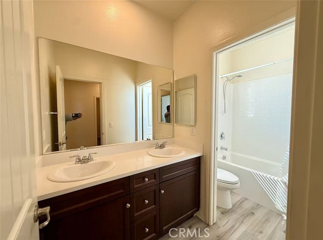 Detail Gallery Image 11 of 16 For 4263 S Glacier Trl, Ontario,  CA 91762 - 4 Beds | 3 Baths