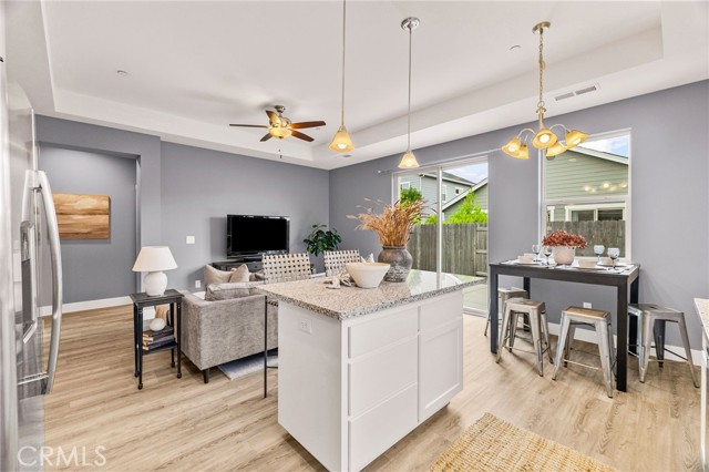 2851 Pin Oak Lane, Chico CA: https://media.crmls.org/medias/86e824a4-9491-4a50-a0ee-aab735cb74af.jpg