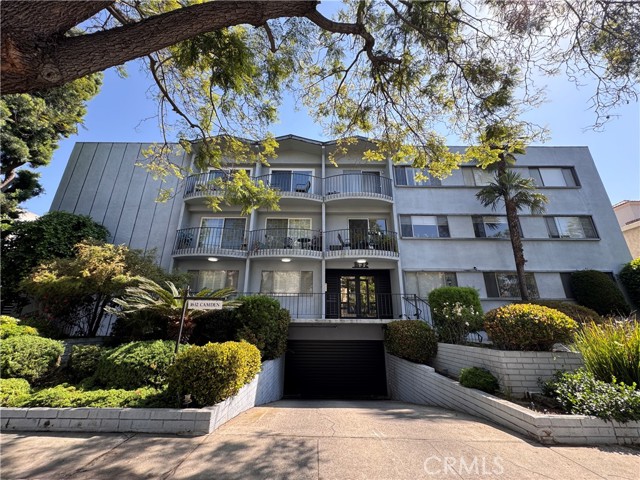 1632 Camden Avenue, Los Angeles CA: https://media.crmls.org/medias/86e8b3e8-209a-435a-a6c9-d41b95128281.jpg