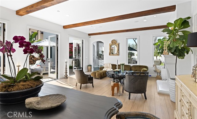 Detail Gallery Image 13 of 58 For 328 Emerald Bay, Laguna Beach,  CA 92651 - 4 Beds | 4/1 Baths