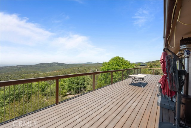 7525 Starlight Way, Julian CA: https://media.crmls.org/medias/86e92573-08db-4d9f-830a-1f45949bd85a.jpg