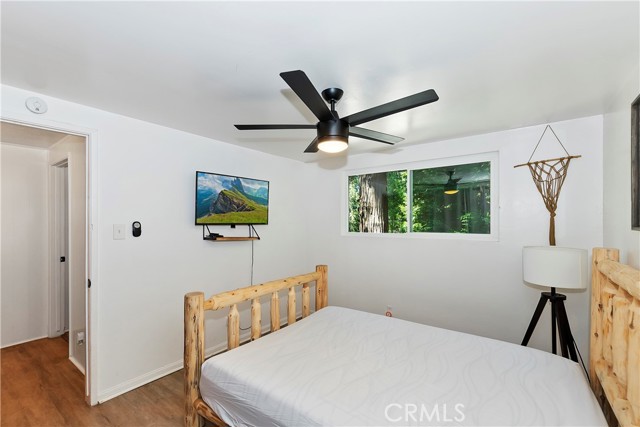 Detail Gallery Image 14 of 37 For 113 State Highway 173, Lake Arrowhead,  CA 92352 - 3 Beds | 2 Baths