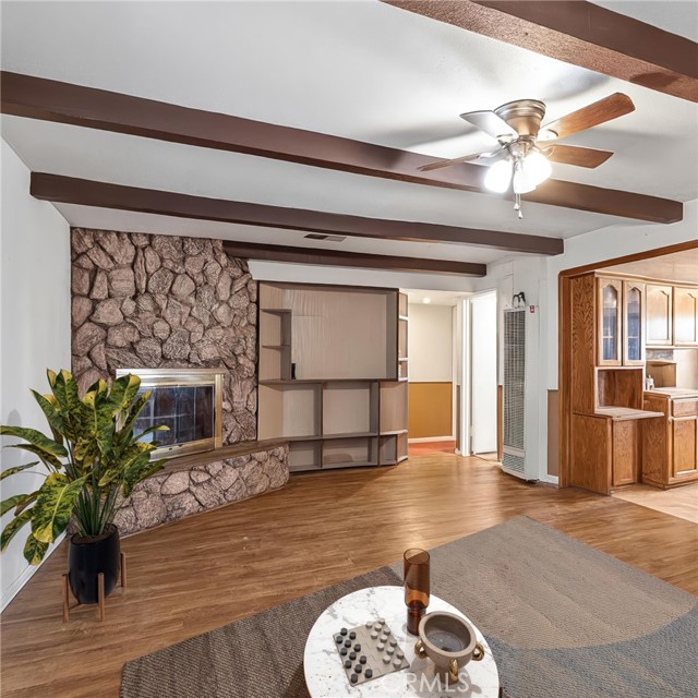 22006 Sioux Road, Apple Valley CA: https://media.crmls.org/medias/86e9b66b-0a47-410a-a424-a1c51be84a33.jpg