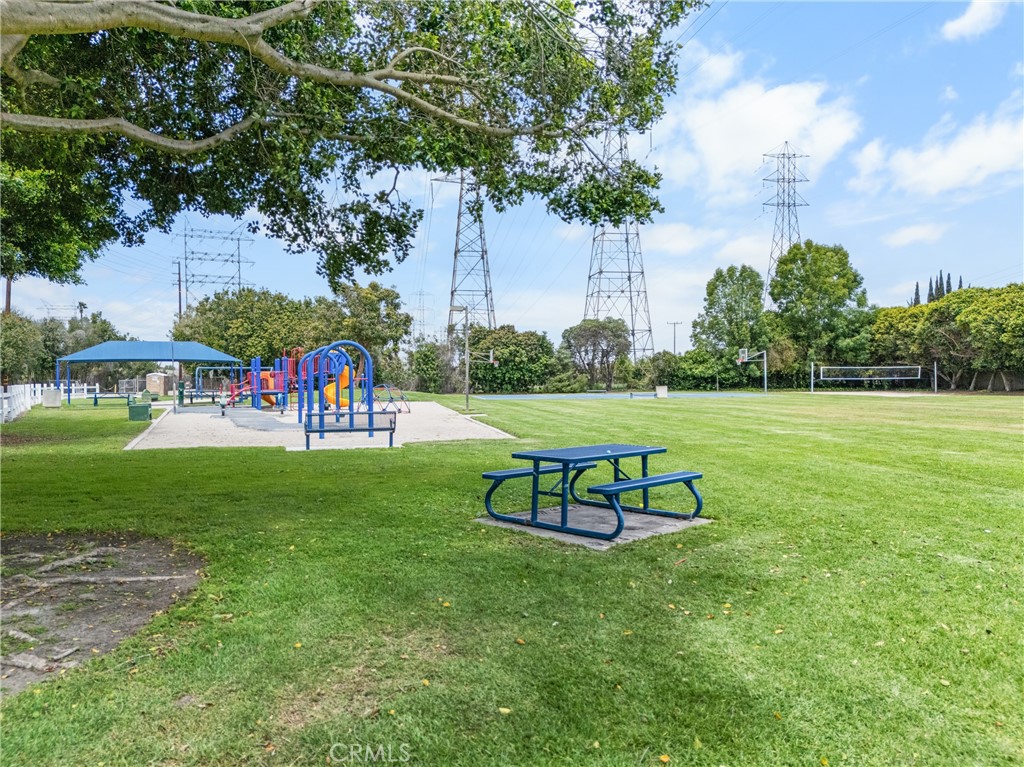 https://media.crmls.org/medias/86eaab14-a5d1-44d5-babc-97bb9297899d.jpg?preset=X-Large