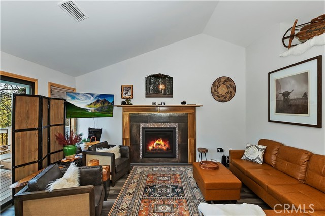 Detail Gallery Image 7 of 56 For 625 San Benito Ln, Lake Arrowhead,  CA 92352 - 3 Beds | 2/2 Baths