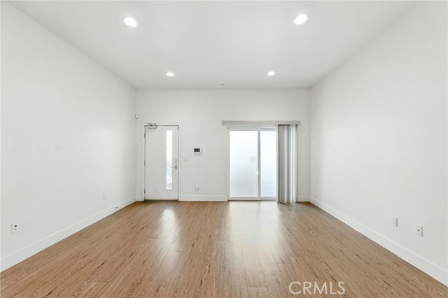 Detail Gallery Image 9 of 43 For 4461 Tujunga Ave #102,  Studio City,  CA 91602 - 3 Beds | 2/1 Baths