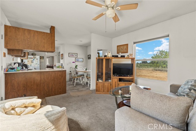 6197 County Road 4, Orland CA: https://media.crmls.org/medias/86ec023b-c5df-4a3e-b095-bb1da9dd3cf1.jpg