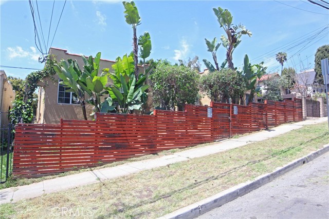 Detail Gallery Image 1 of 9 For 1325 Douglas St, Los Angeles,  CA 90026 - – Beds | – Baths