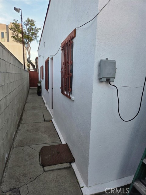 Detail Gallery Image 4 of 19 For 6605 West, Inglewood,  CA 90302 - – Beds | – Baths