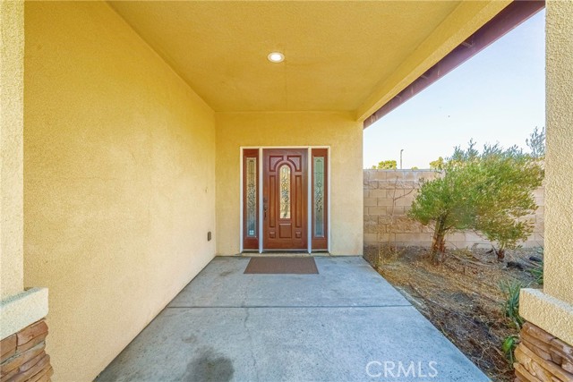 Detail Gallery Image 3 of 17 For 15718 Dianthus Ave, Fontana,  CA 92335 - 4 Beds | 3 Baths