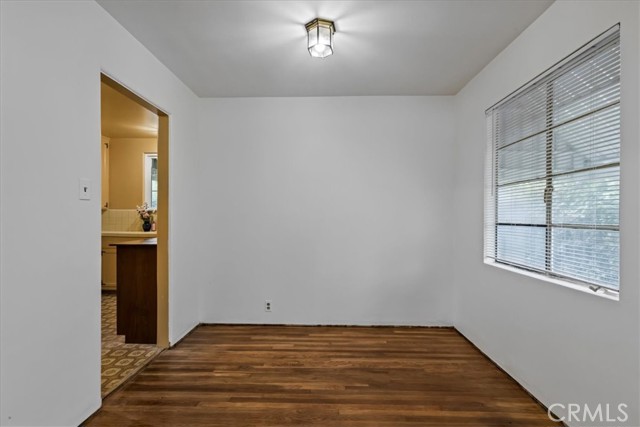 4306 W Verdugo Ave, Burbank CA: https://media.crmls.org/medias/86eea1d2-4f51-420d-b1cf-d3fb63685e9c.jpg