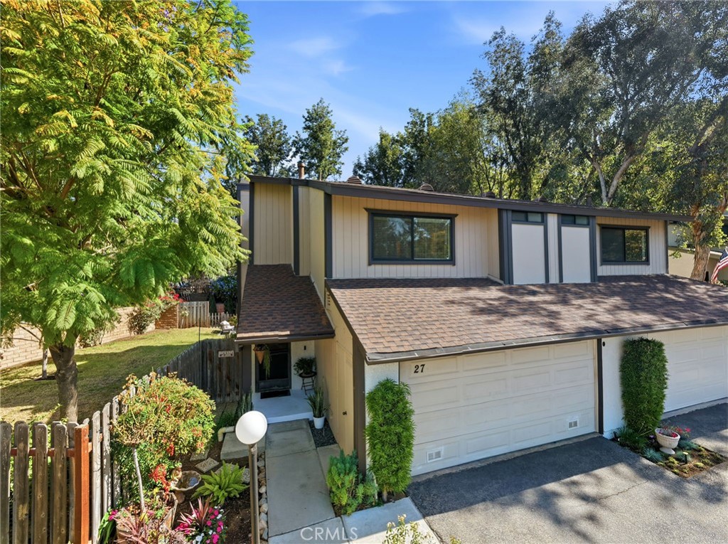 10831 Roycroft #27