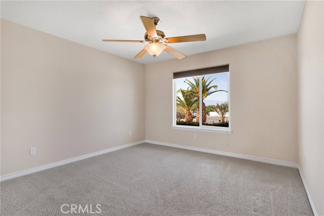 19410 Allegheny Court, Apple Valley CA: https://media.crmls.org/medias/86ef3da5-a829-4c70-8e40-7f5a37174ff0.jpg