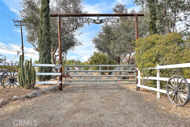 Detail Gallery Image 1 of 66 For 19906 Santa Rosa Mine Rd, Lake Mathews,  CA 92570 - 6 Beds | 3/3 Baths