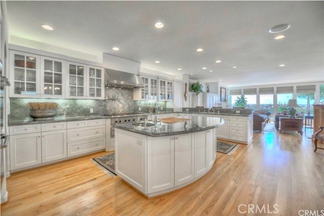 Detail Gallery Image 11 of 25 For 1105 E Balboa Blvd, Newport Beach,  CA 92661 - 3 Beds | 2/1 Baths