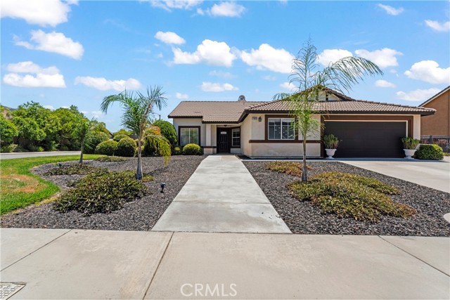 7803 Calle Carrisa Street, Highland CA: https://media.crmls.org/medias/86f1fdf4-7024-4c11-98f8-f158e88e1d41.jpg