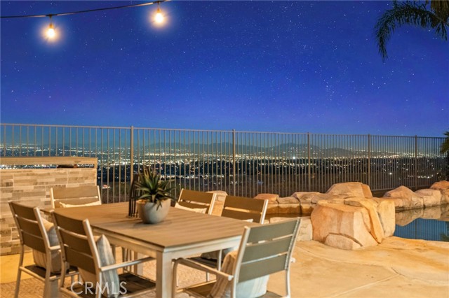 Detail Gallery Image 4 of 73 For 2563 Camino Del Plata, Corona,  CA 92882 - 4 Beds | 3 Baths