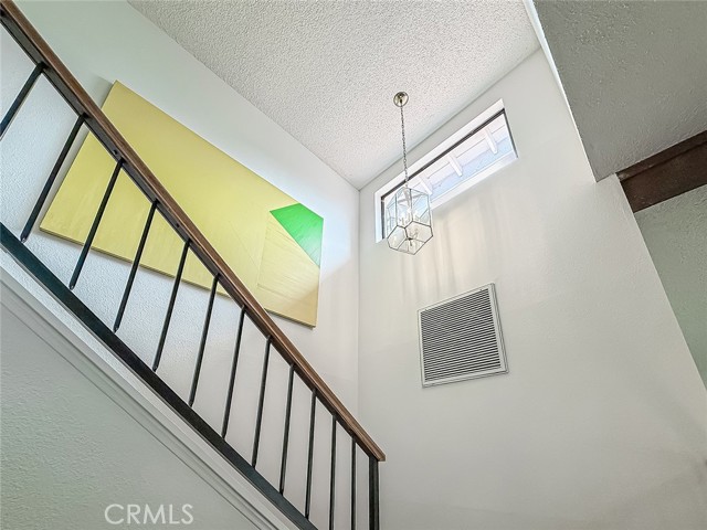 Detail Gallery Image 19 of 48 For 5021 Ambridge Dr, Calabasas,  CA 91301 - 4 Beds | 3 Baths