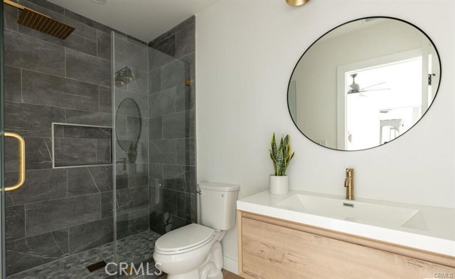 Detail Gallery Image 7 of 12 For 12812 W Greene, Los Angeles,  CA 90066 - 2 Beds | 2 Baths