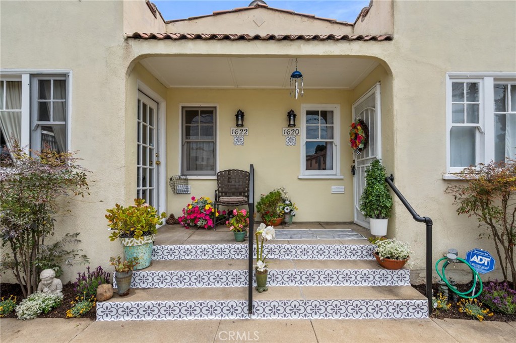 Duplex at 1620 California