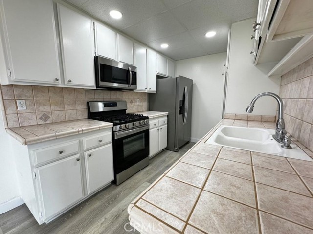 20505 S Vermont Avenue, Torrance CA: https://media.crmls.org/medias/86f37d77-8858-4ab4-ba96-7e124f88b649.jpg