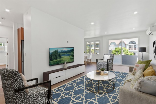 Detail Gallery Image 6 of 9 For 1927 Pelham Ave #4,  Los Angeles,  CA 90025 - 2 Beds | 2 Baths