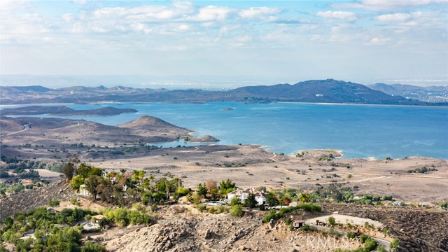 Detail Gallery Image 15 of 21 For 14735 Descanso, Lake Mathews,  CA 92570 - 5 Beds | 3 Baths