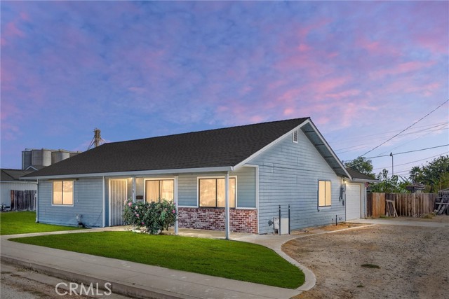 Detail Gallery Image 1 of 29 For 109 Alameda Ave, Chowchilla,  CA 93610 - 3 Beds | 2 Baths