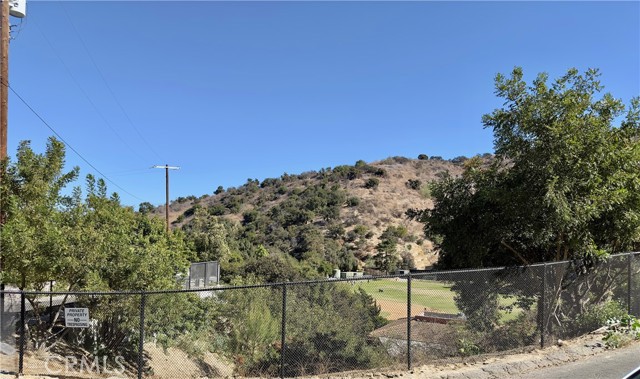 Detail Gallery Image 3 of 7 For 3747 Camino De La Cumbre, Sherman Oaks,  CA 91423 - – Beds | – Baths