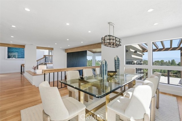 Detail Gallery Image 10 of 66 For 5204 Middlecrest Rd, Rancho Palos Verdes,  CA 90275 - 4 Beds | 3 Baths