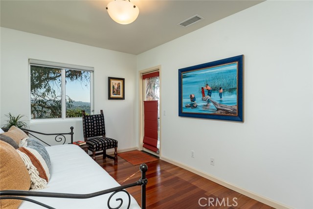 Detail Gallery Image 26 of 58 For 1404 Corona Dr, Glendale,  CA 91205 - 4 Beds | 2/1 Baths