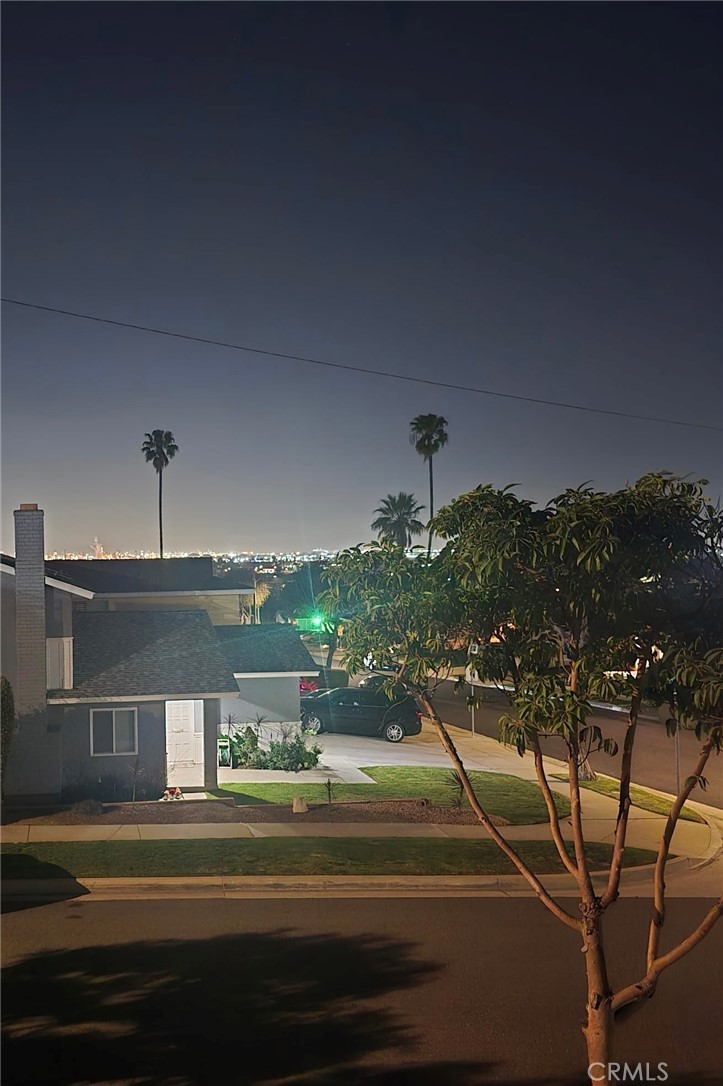 https://media.crmls.org/medias/86f5a00c-9460-4b32-900d-4dc8621bafda.jpg?preset=X-Large