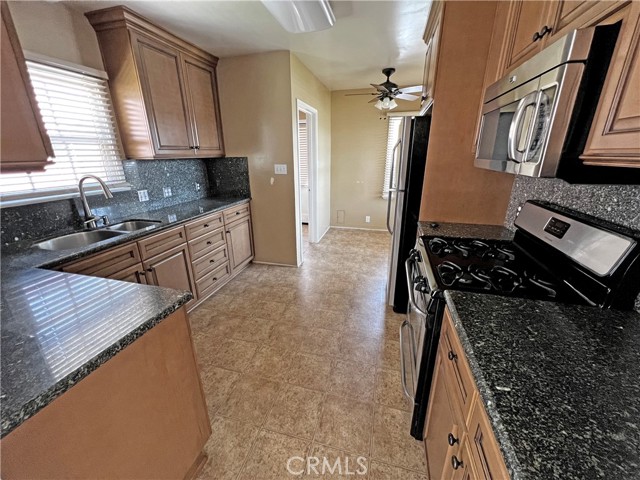 Detail Gallery Image 7 of 20 For 782 Lewis St, Pomona,  CA 91768 - 2 Beds | 1 Baths