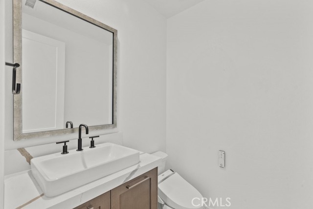20434 W Albion Way, Porter Ranch CA: https://media.crmls.org/medias/86f6288c-3bc1-4fc6-9859-34b221df0a4d.jpg