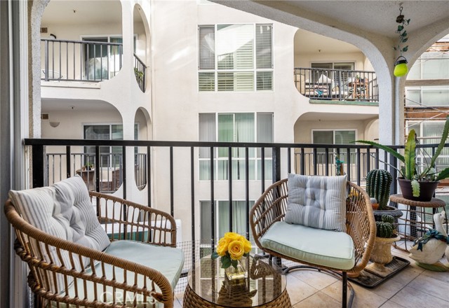 565 Esplanade, Redondo Beach, California 90277, 1 Bedroom Bedrooms, ,Residential,Sold,Esplanade,SB21248131