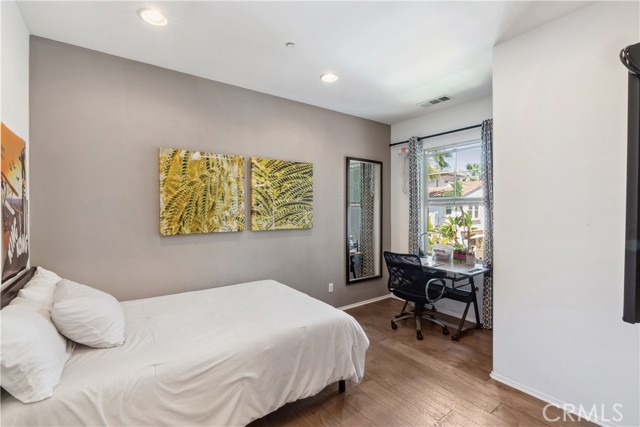 604 E Water Street, Anaheim CA: https://media.crmls.org/medias/86f7ff4c-da0f-47bd-82a1-6e3173913db3.jpg
