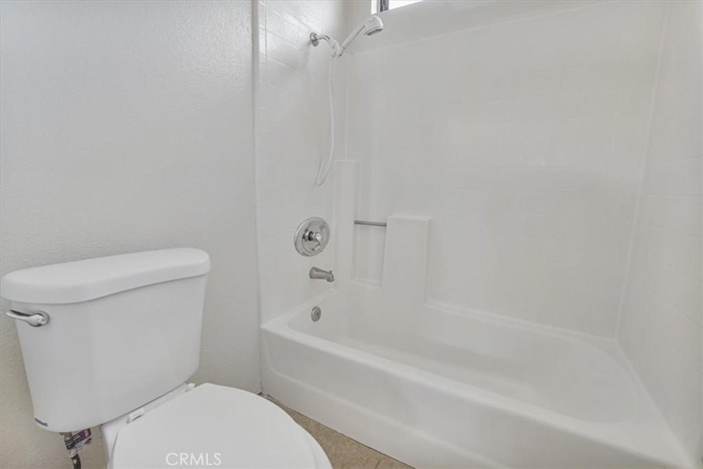 https://media.crmls.org/medias/86f84017-af00-4cd0-813f-1a5f933623f2.jpg?preset=X-Large