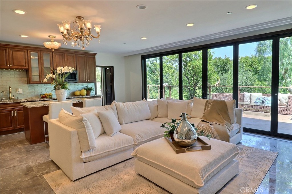 MLS #WS25153368 img 42