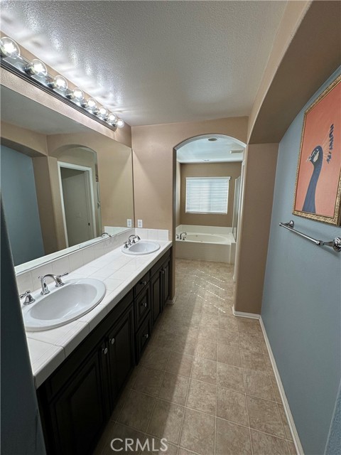 Detail Gallery Image 16 of 30 For 3623 W Medici Ln, Inglewood,  CA 90305 - 3 Beds | 2/1 Baths