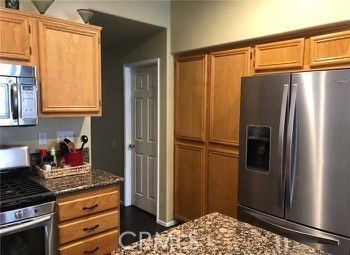 Detail Gallery Image 7 of 11 For 13755 Sunshine, Victorville,  CA 92394 - 3 Beds | 2/1 Baths
