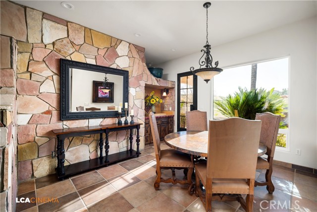 Detail Gallery Image 14 of 54 For 15001 Colonia De Las Rosas, Bakersfield,  CA 93306 - 4 Beds | 3/1 Baths