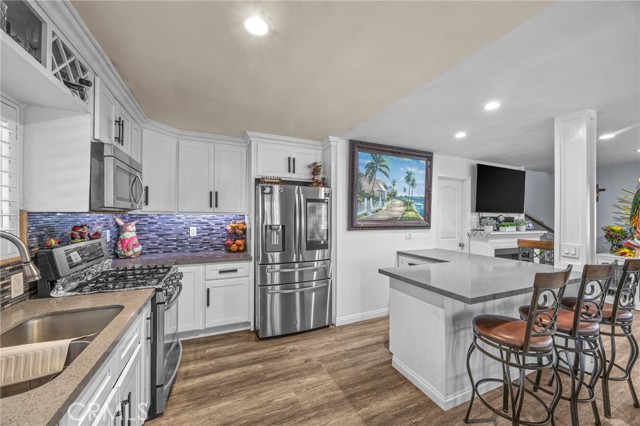 Detail Gallery Image 12 of 39 For 1709 S Townsend St, Santa Ana,  CA 92704 - 4 Beds | 2/1 Baths
