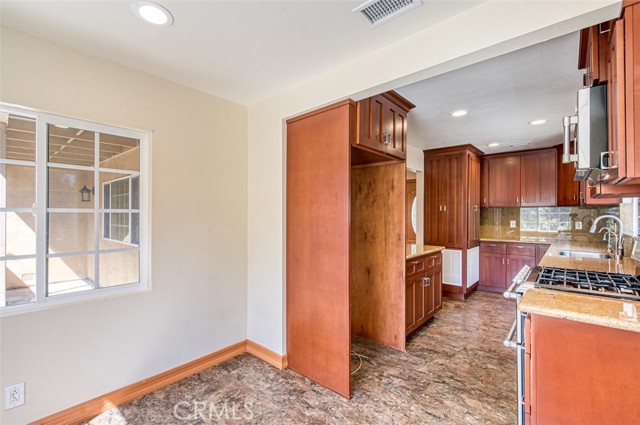 Detail Gallery Image 18 of 28 For 18771 Oriente Dr, Yorba Linda,  CA 92886 - 3 Beds | 2 Baths