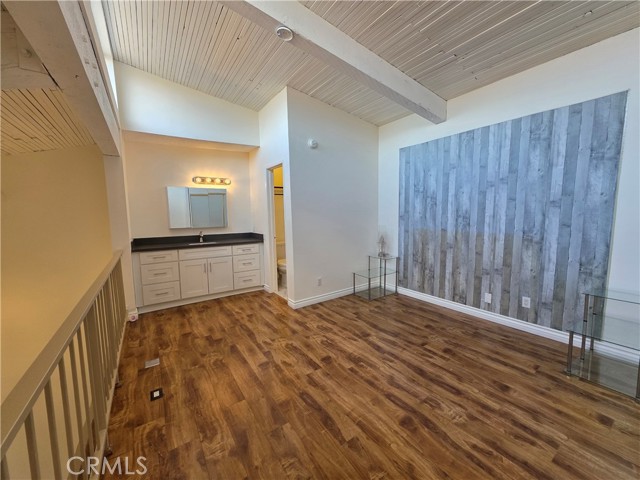 Detail Gallery Image 8 of 16 For 5460 White Oak Ave #H310,  Encino,  CA 91316 - 1 Beds | 1/1 Baths