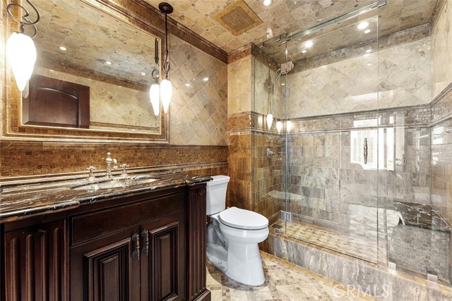 645 FRONT Street, San Diego CA: https://media.crmls.org/medias/86fed9bd-5358-4f0c-bee1-594ff98ffb80.jpg