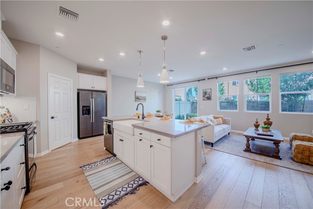 1705 Almond Tree Place, Upland CA: https://media.crmls.org/medias/86fef706-72b7-49e7-9492-885e8ce5e42b.jpg