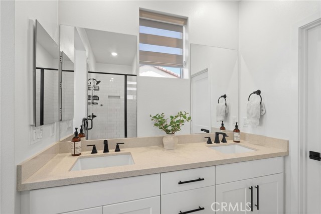 Detail Gallery Image 17 of 29 For 10319 Triple Crown Ln, Cypress,  CA 90720 - 4 Beds | 3/1 Baths