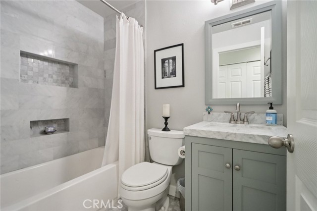 21201 Jasmines Way, Lake Forest CA: https://media.crmls.org/medias/86ff4804-adf4-4316-9abb-3bde90b3171d.jpg