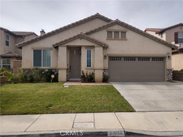 7404 Peppertree Ln, Fontana, CA 92336