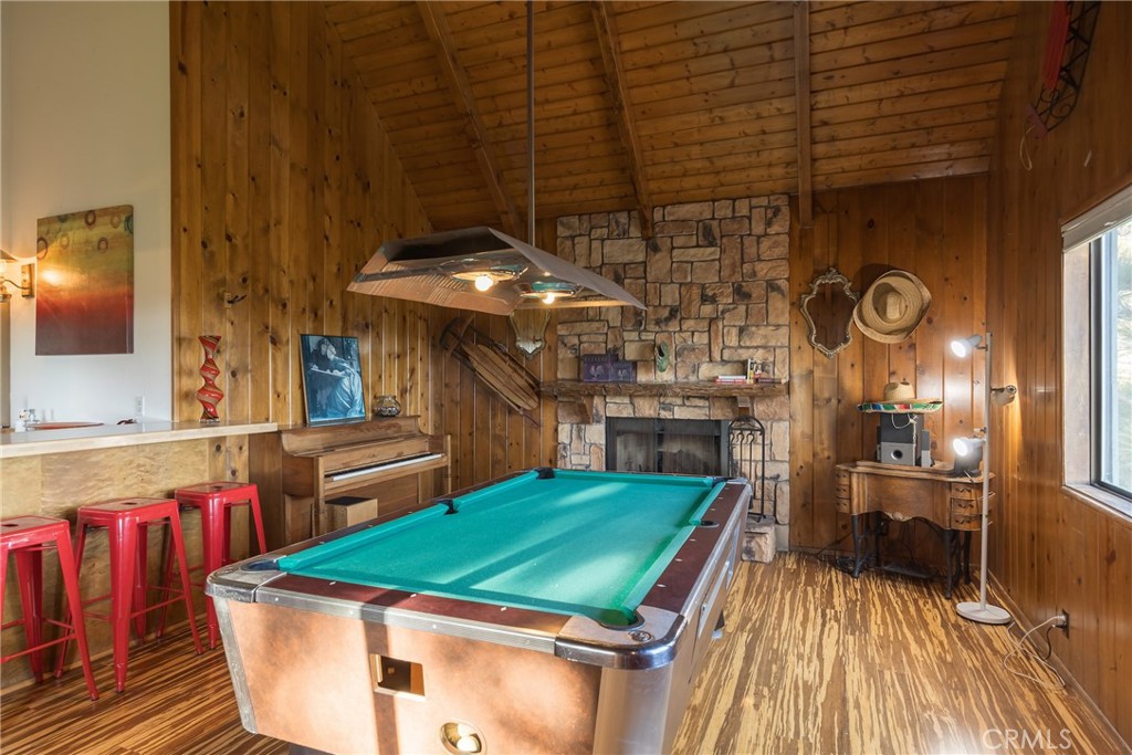 https://media.crmls.org/medias/86ff84b7-5505-4c7d-a0bc-0c46dc81a7b7.jpg?preset=X-Large
